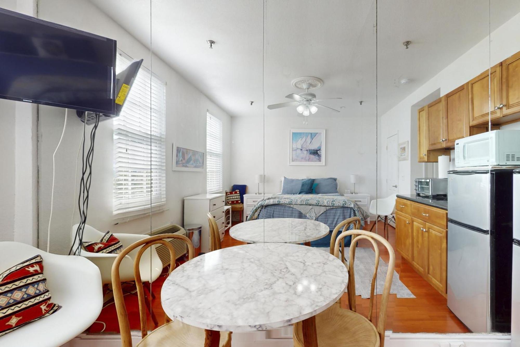 Palm Beach Hotel & Sunrise Cottage Экстерьер фото